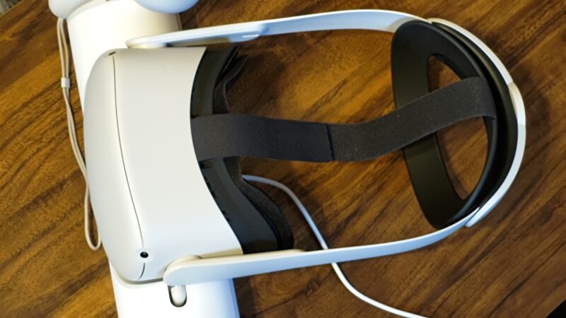 Anker ChargingDock OculusQuest2専用充電ドック エリートストラップとの併用