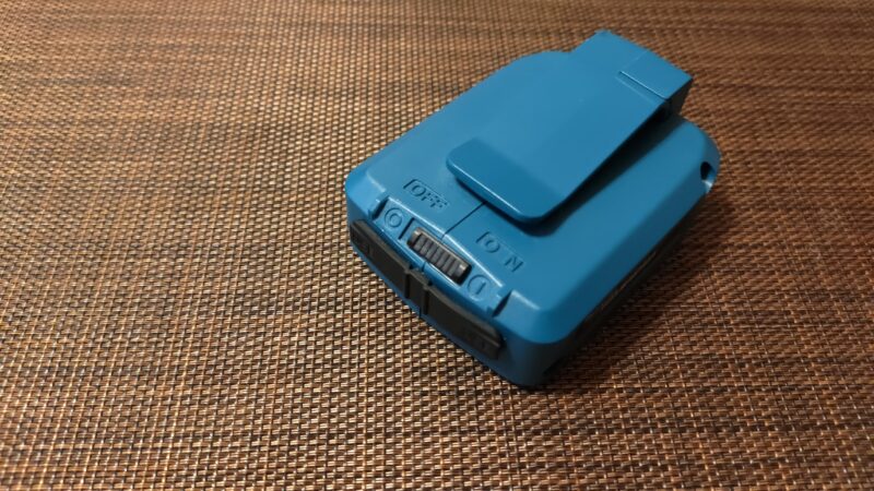 マキタ USB電源アダプター レビュー | マキタバッテリーを小型のポータブル電源に