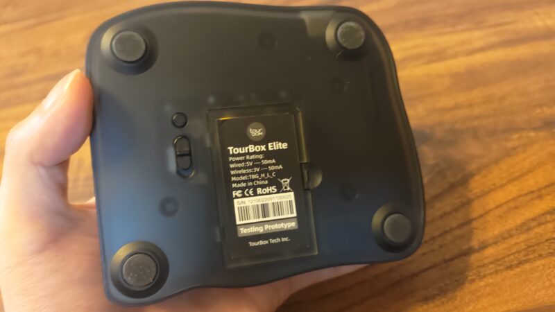 TourBox Elite スイッチと電源ボタン
